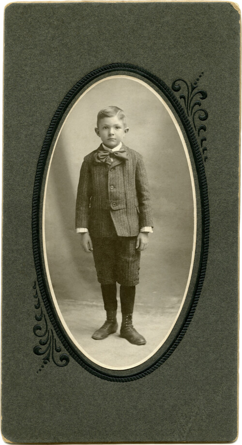 Cabinet card photo Victorian boy free vintage clip art